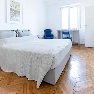  Apartment Flat 5 Min From Duomo With Park For Small Cars